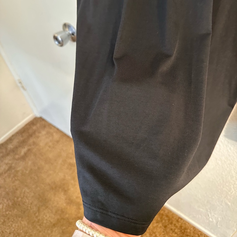LuluLemon Men's Black Long Sleeve Shirt - Picture 9 of 14